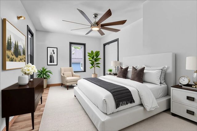 936 Pike Run Dr, California, PA 15423