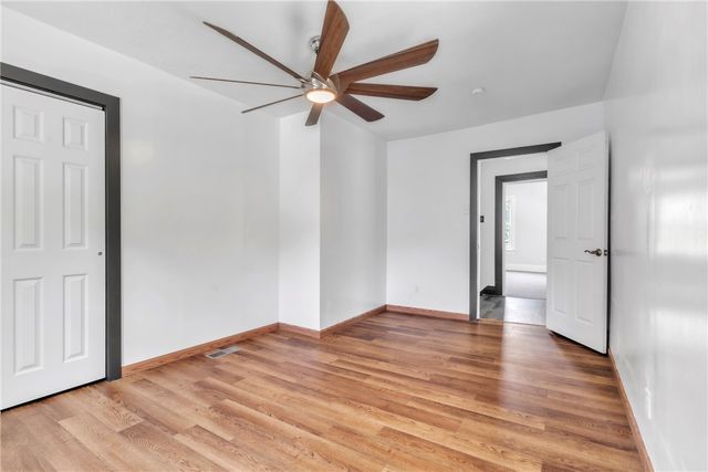 936 Pike Run Dr, California, PA 15423