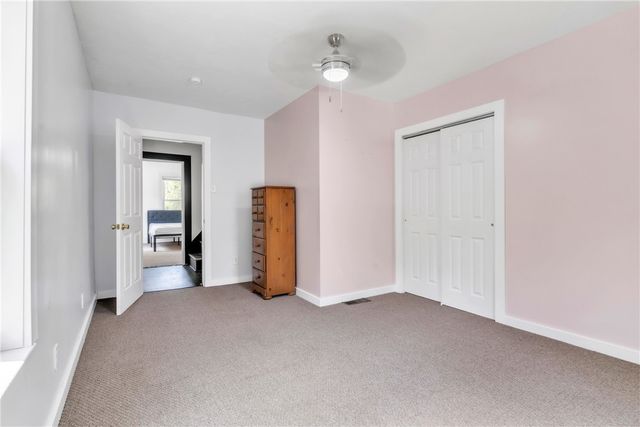 936 Pike Run Dr, California, PA 15423