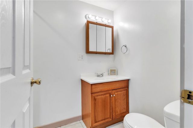 936 Pike Run Dr, California, PA 15423