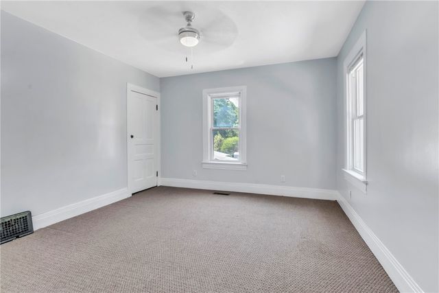 936 Pike Run Dr, California, PA 15423