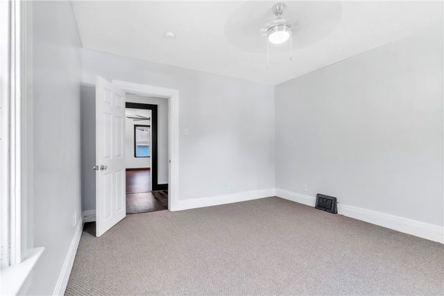 936 Pike Run Dr, California, PA 15423