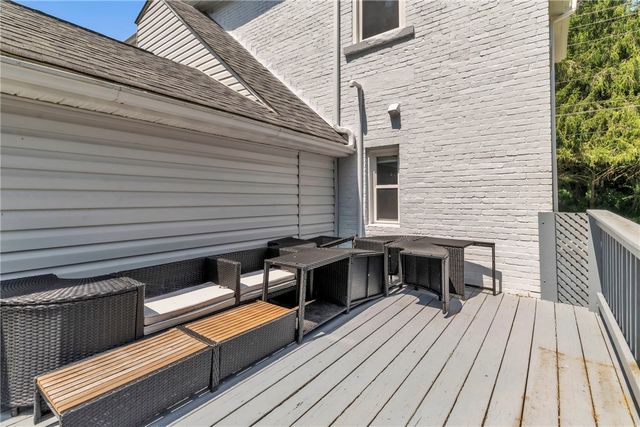 936 Pike Run Dr, California, PA 15423