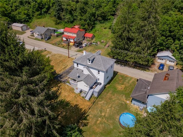 936 Pike Run Dr, California, PA 15423