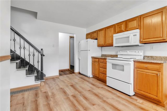 936 Pike Run Dr, California, PA 15423