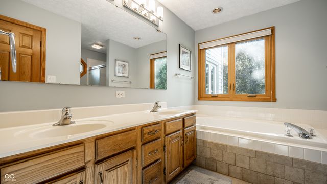 21118 N Banbury Road, Noblesville, IN 46062