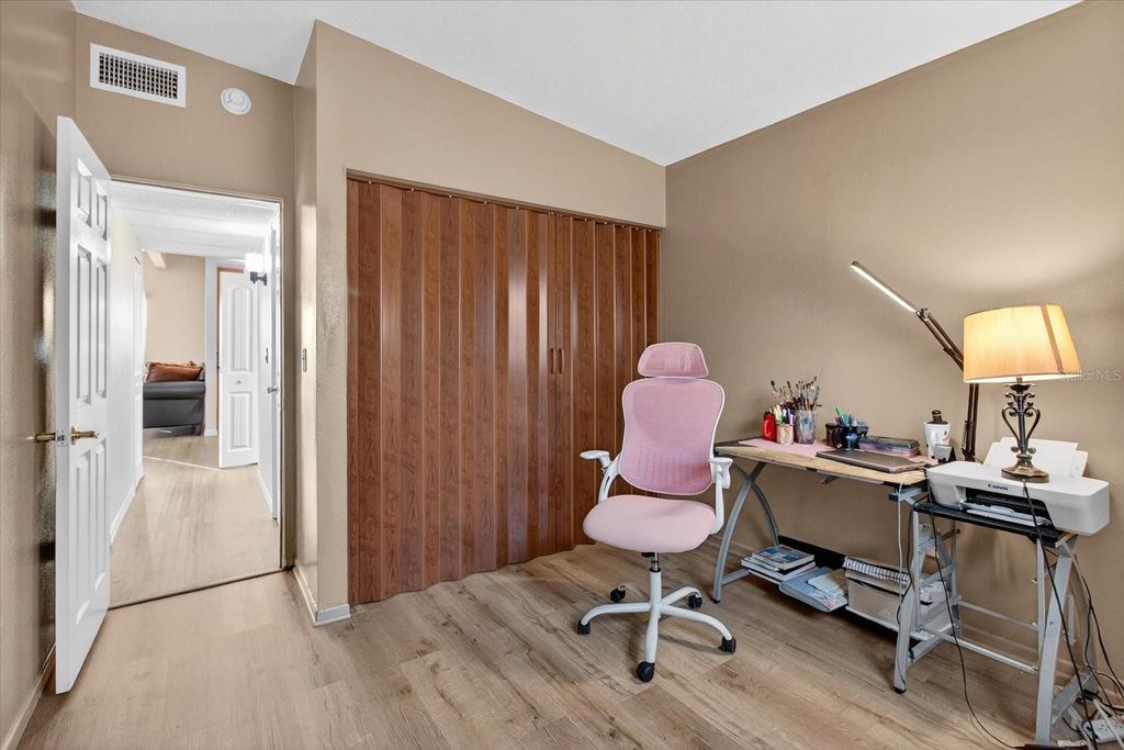 Image 23 of property listing at 805 29TH STREET E, Bradenton, FL 34208