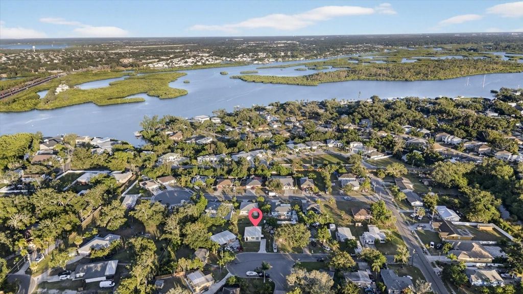 Image 31 of property listing at 805 29TH STREET E, Bradenton, FL 34208