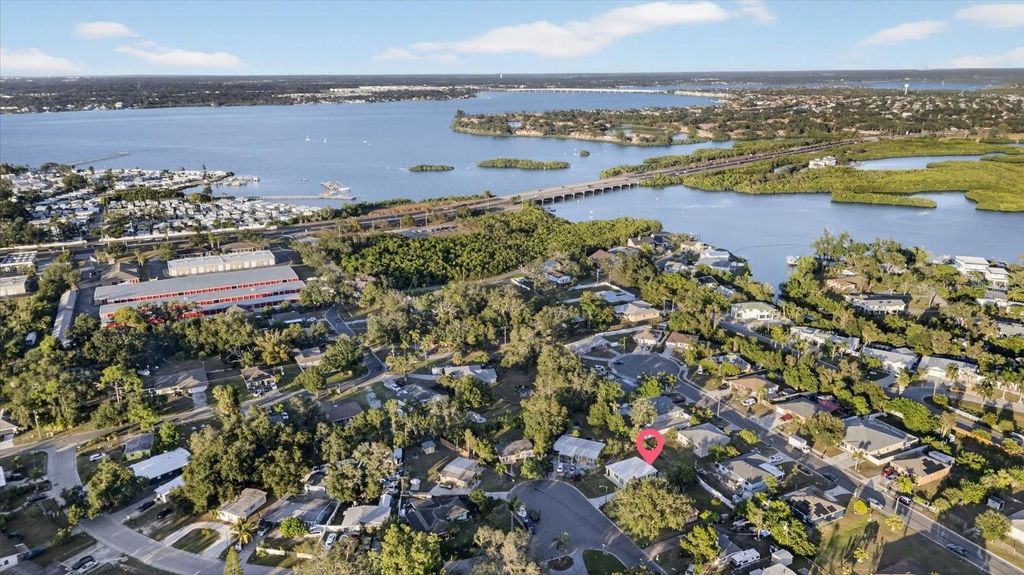 Image 32 of property listing at 805 29TH STREET E, Bradenton, FL 34208