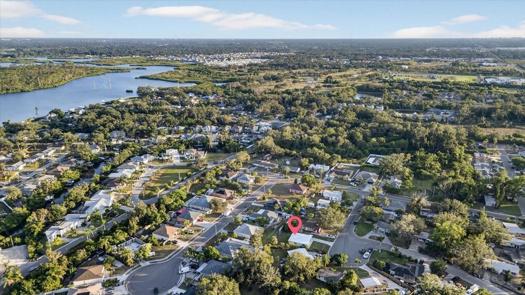 Image 37 of property listing at 805 29TH STREET E, Bradenton, FL 34208