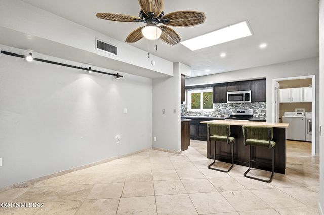 221 W Calle Canon De Faber, Green Valley, AZ 85614
