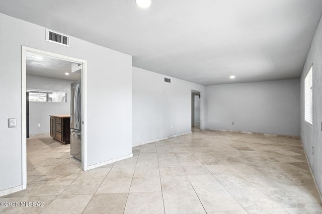 221 W Calle Canon De Faber, Green Valley, AZ 85614