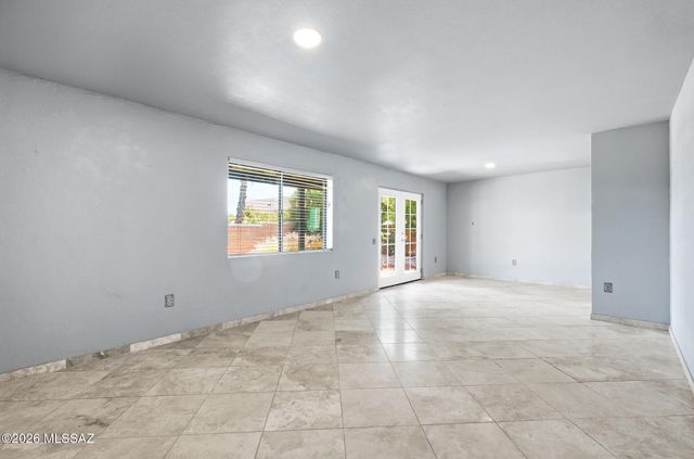 221 W Calle Canon De Faber, Green Valley, AZ 85614
