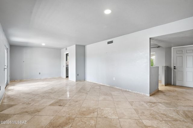 221 W Calle Canon De Faber, Green Valley, AZ 85614