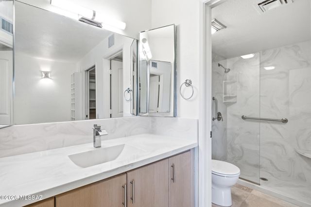 221 W Calle Canon De Faber, Green Valley, AZ 85614
