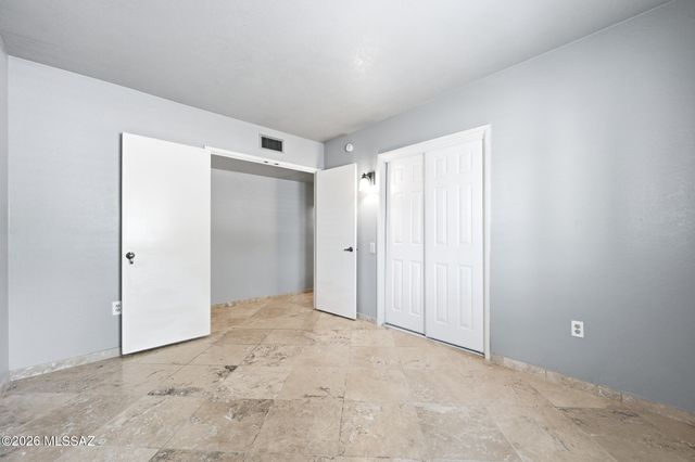 221 W Calle Canon De Faber, Green Valley, AZ 85614