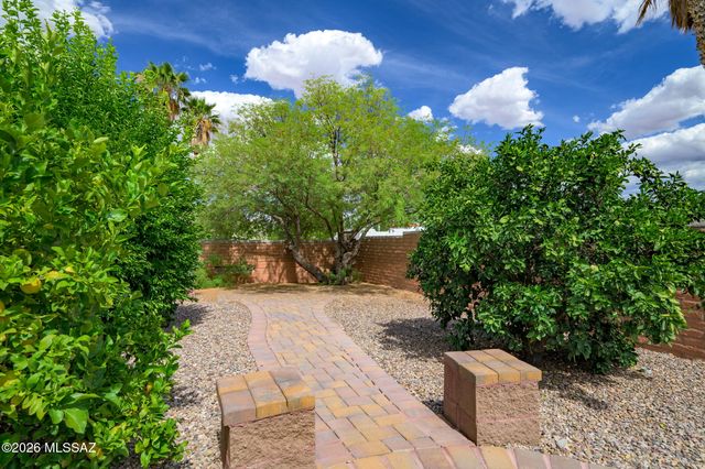 221 W Calle Canon De Faber, Green Valley, AZ 85614