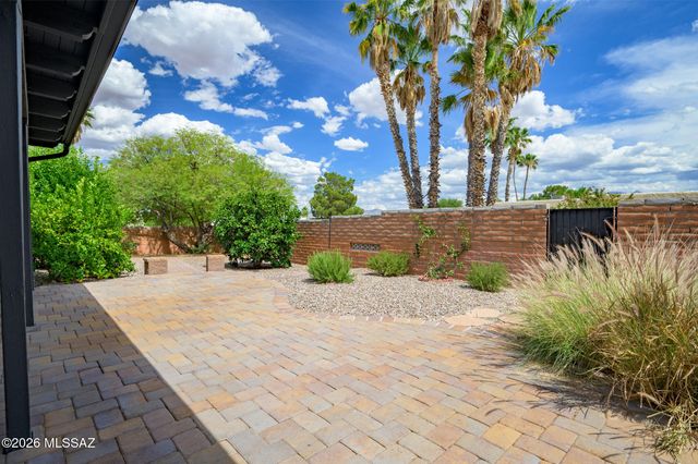 221 W Calle Canon De Faber, Green Valley, AZ 85614