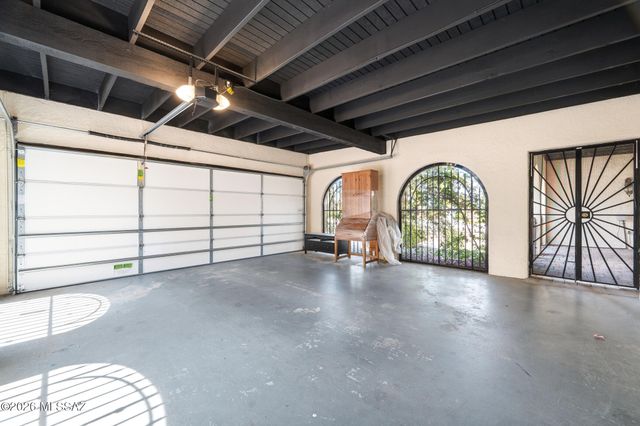 221 W Calle Canon De Faber, Green Valley, AZ 85614