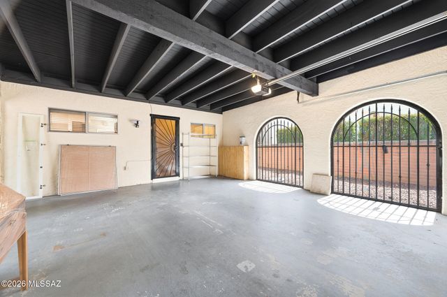 221 W Calle Canon De Faber, Green Valley, AZ 85614