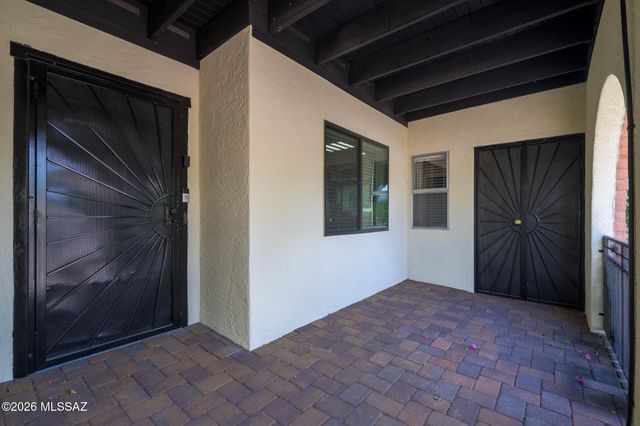 221 W Calle Canon De Faber, Green Valley, AZ 85614