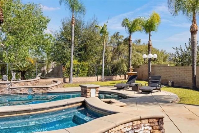 303 Sunburst, Corona, CA 92879