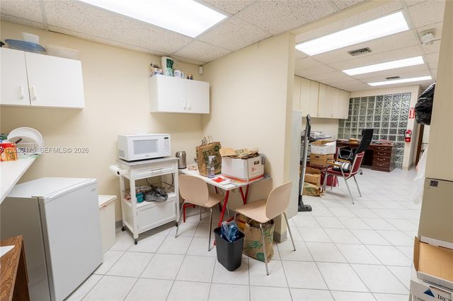 2200 Hollywood Blvd, Hollywood, FL 33020