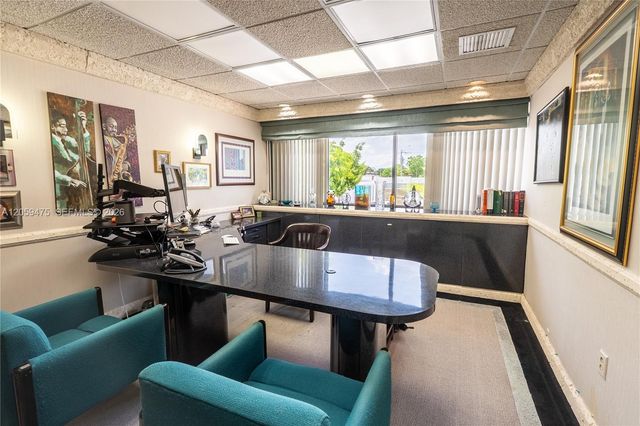 2200 Hollywood Blvd, Hollywood, FL 33020