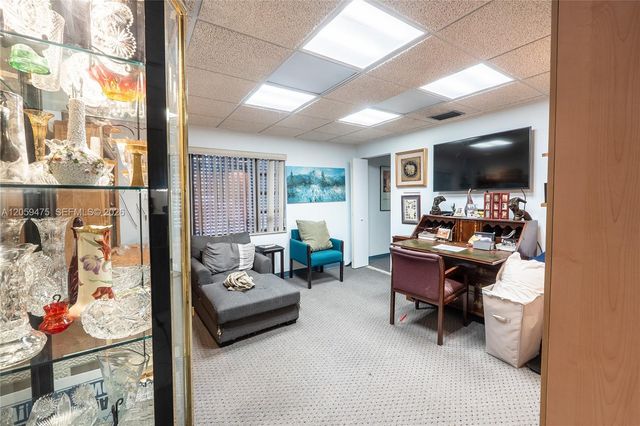 2200 Hollywood Blvd, Hollywood, FL 33020