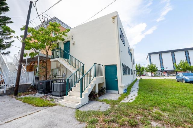 2200 Hollywood Blvd, Hollywood, FL 33020