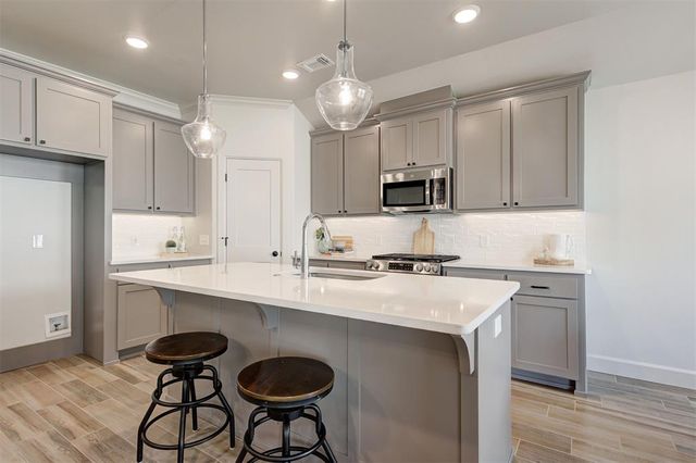 4832 Desert Willow Lane, Edmond, OK 73034