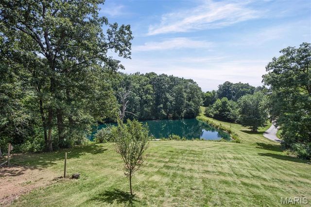 5371 Sportsman Road, Waterloo, IL 62298