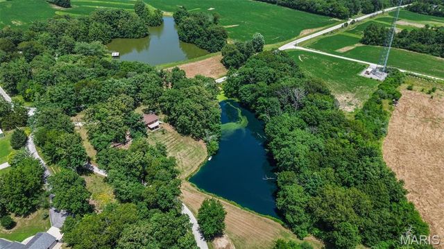 5371 Sportsman Road, Waterloo, IL 62298
