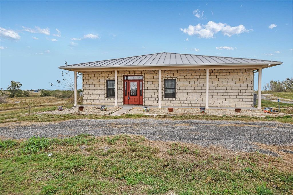 990 CR 331, Granger, TX 76530