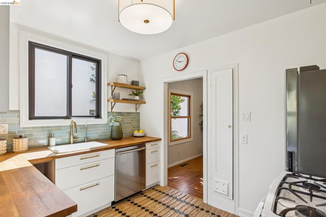 642 27Th St, Richmond, CA 94804
