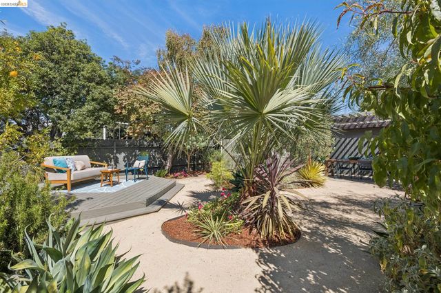642 27Th St, Richmond, CA 94804