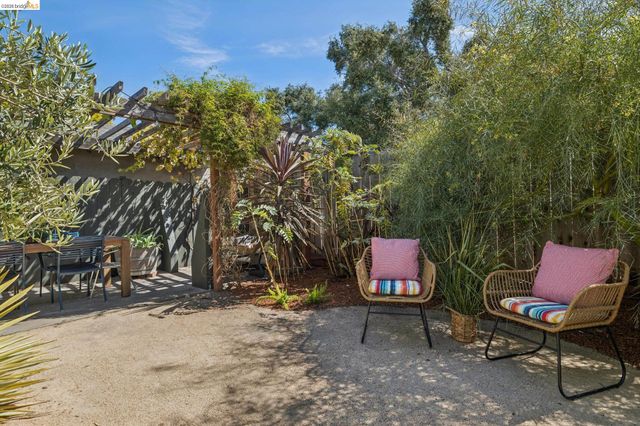 642 27Th St, Richmond, CA 94804