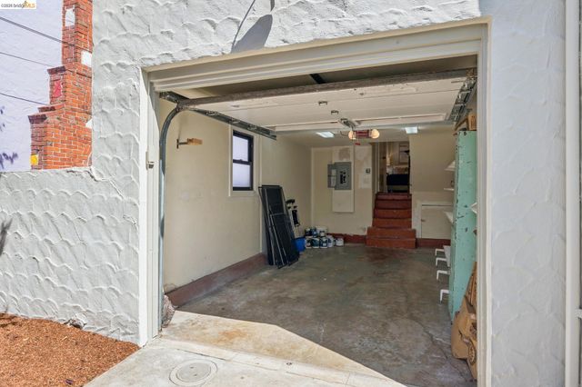 642 27Th St, Richmond, CA 94804