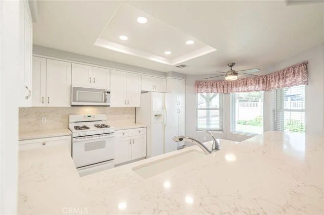 5613 W Avenue L1, Lancaster, CA 93536