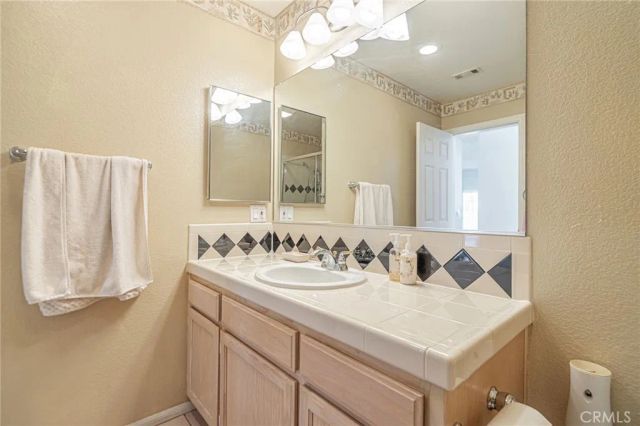 5613 W Avenue L1, Lancaster, CA 93536