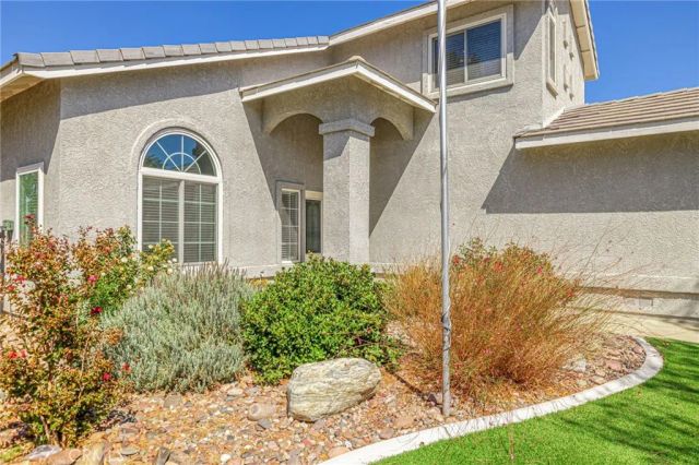 5613 W Avenue L1, Lancaster, CA 93536