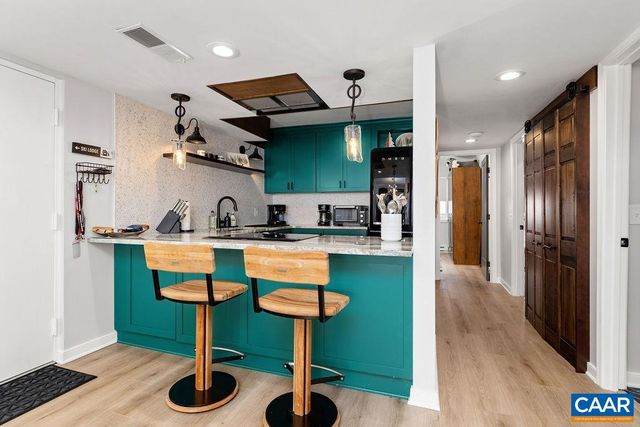 1411 HIGHLANDS CONDOS, Roseland, VA 22967