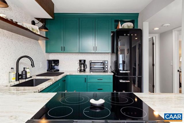 1411 HIGHLANDS CONDOS, Roseland, VA 22967