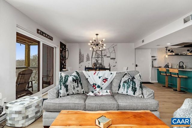 1411 HIGHLANDS CONDOS, Roseland, VA 22967