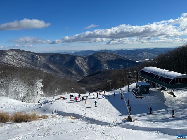 1411 HIGHLANDS CONDOS, Roseland, VA 22967