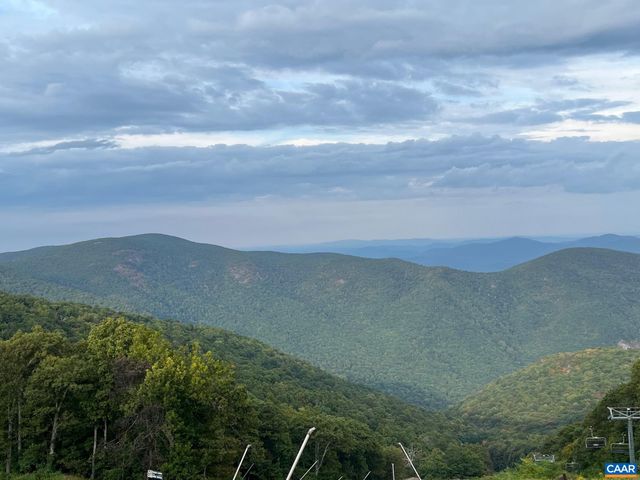 1411 HIGHLANDS CONDOS, Roseland, VA 22967