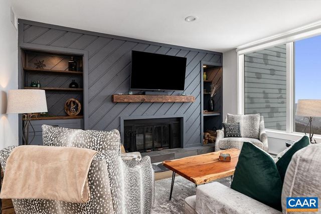 1411 HIGHLANDS CONDOS, Roseland, VA 22967