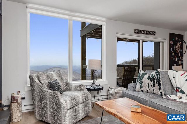 1411 HIGHLANDS CONDOS, Roseland, VA 22967