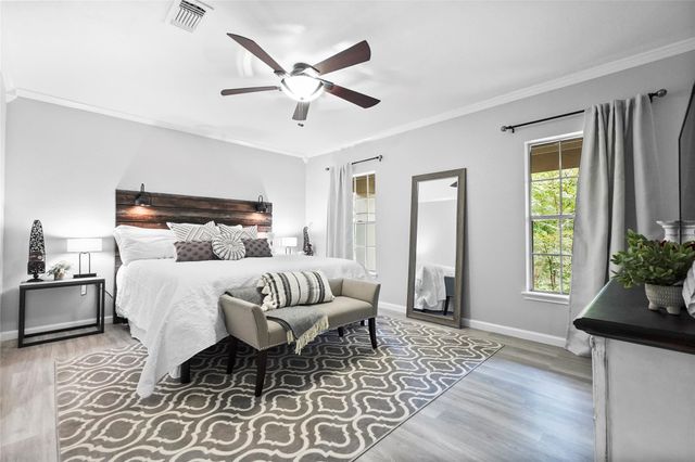 86 Rockridge Drive, The Woodlands, TX 77381
