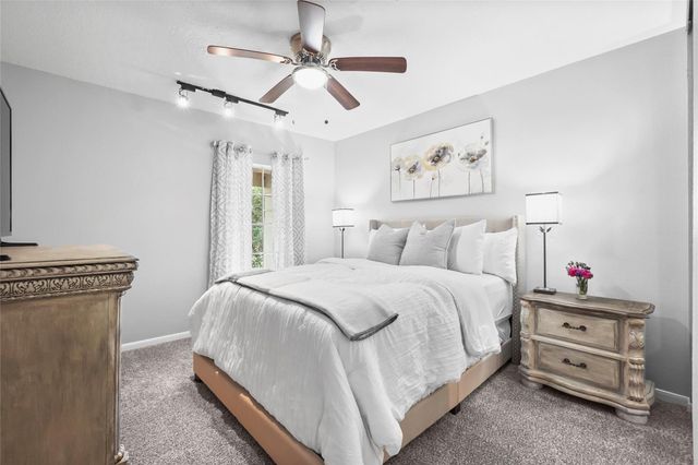86 Rockridge Drive, The Woodlands, TX 77381